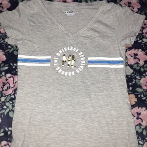 Hi,I’m selling this shirt never used,with no tag!!